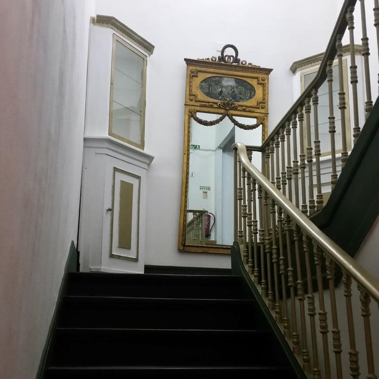 Arty Hostel Лиссабон Экстерьер фото