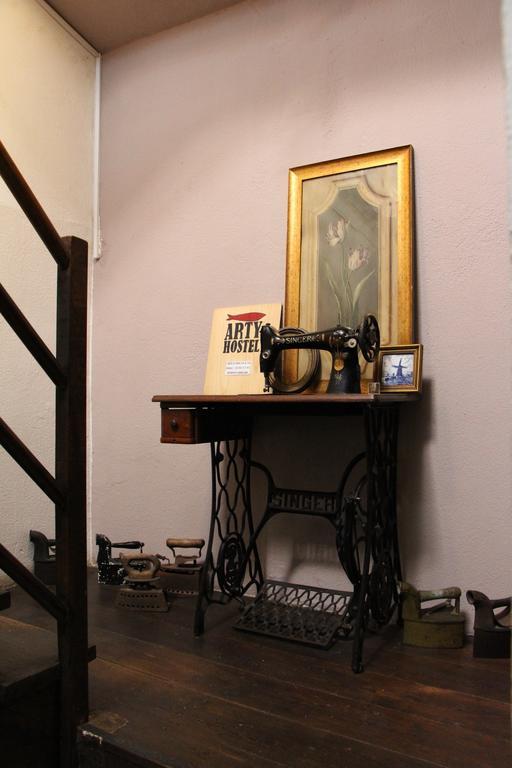 Arty Hostel Лиссабон Экстерьер фото
